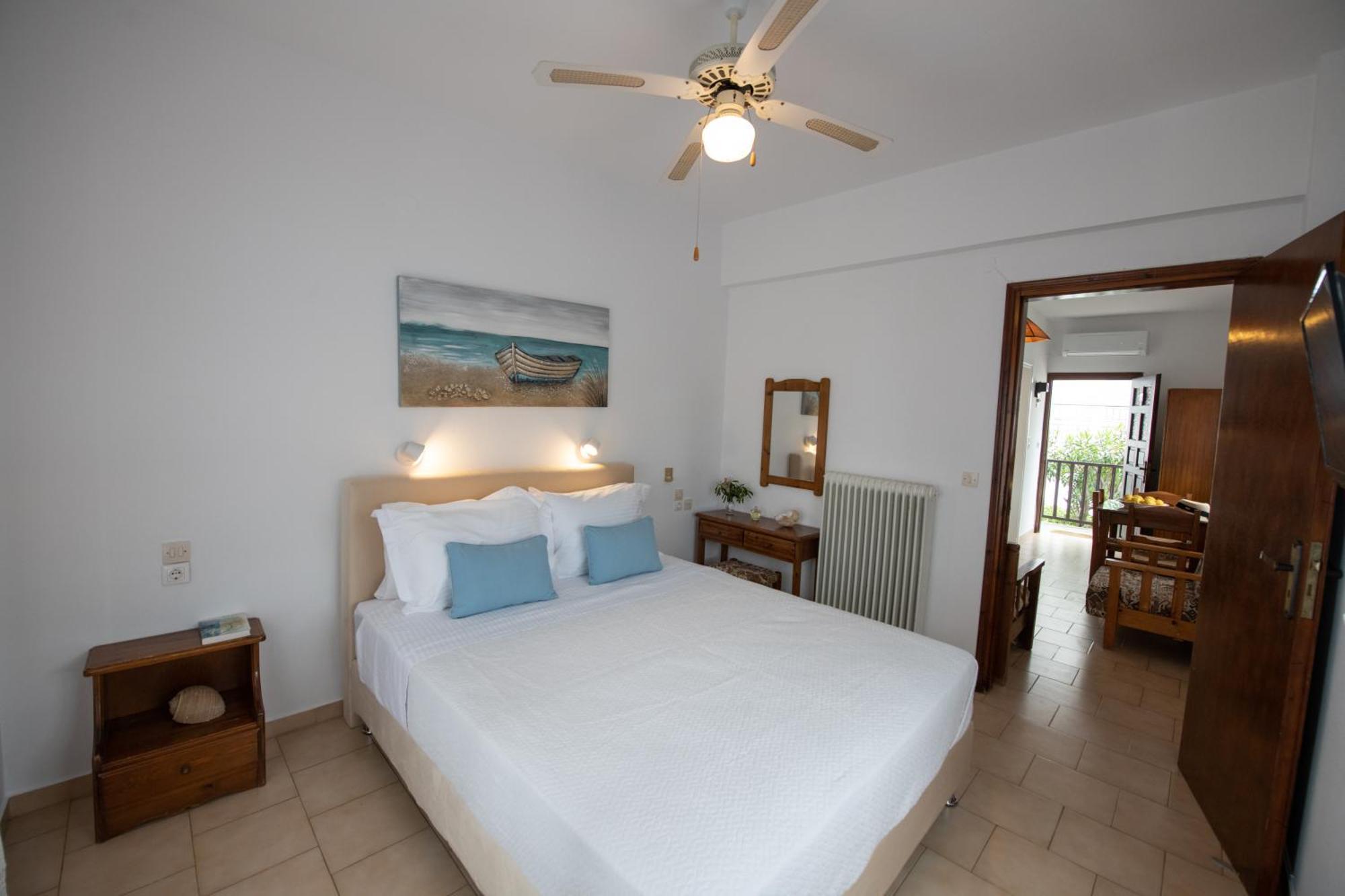 Lilian Beachfront Apartments Neo Klima Exterior photo
