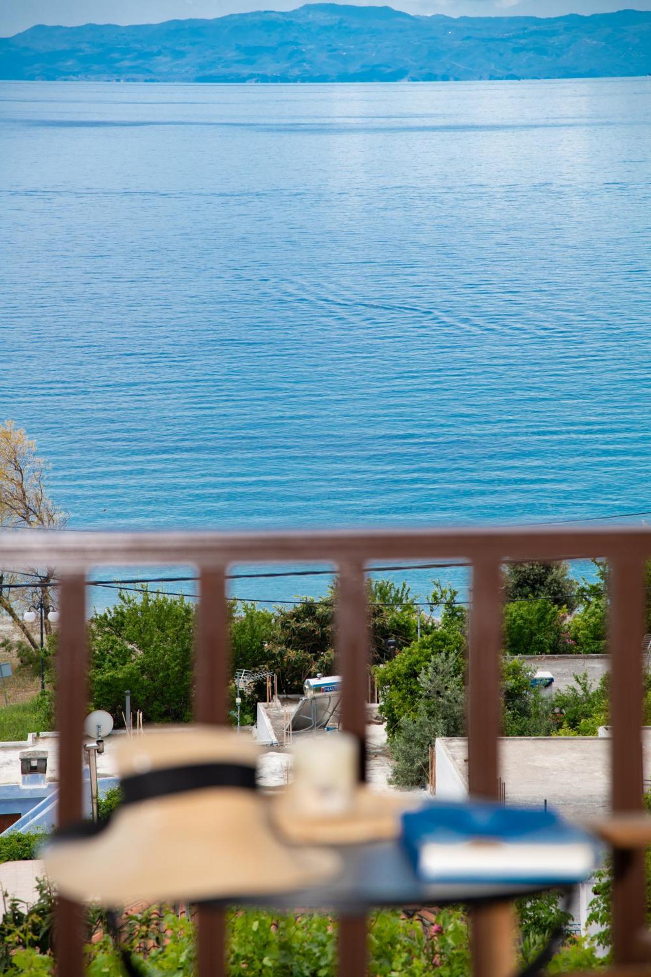 Lilian Beachfront Apartments Neo Klima Exterior photo